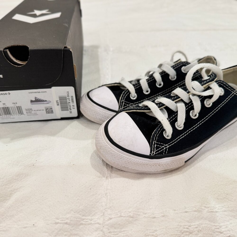 Converse Black Sneakers Size 1 Youth (Little Kid)